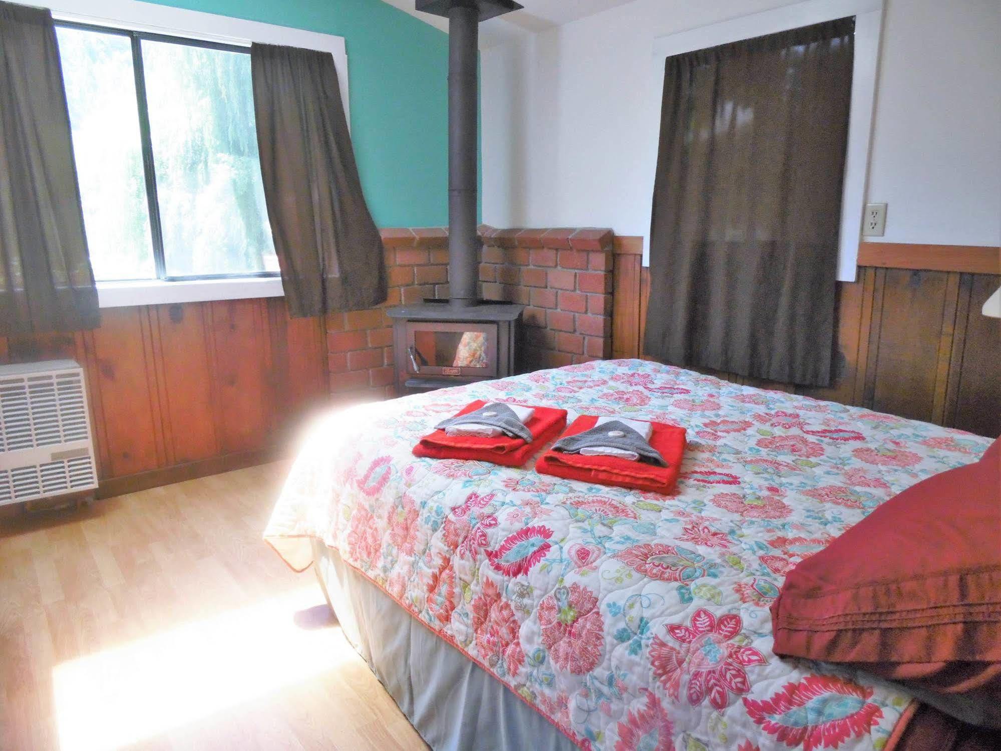 Riverlane Resort Guerneville Εξωτερικό φωτογραφία